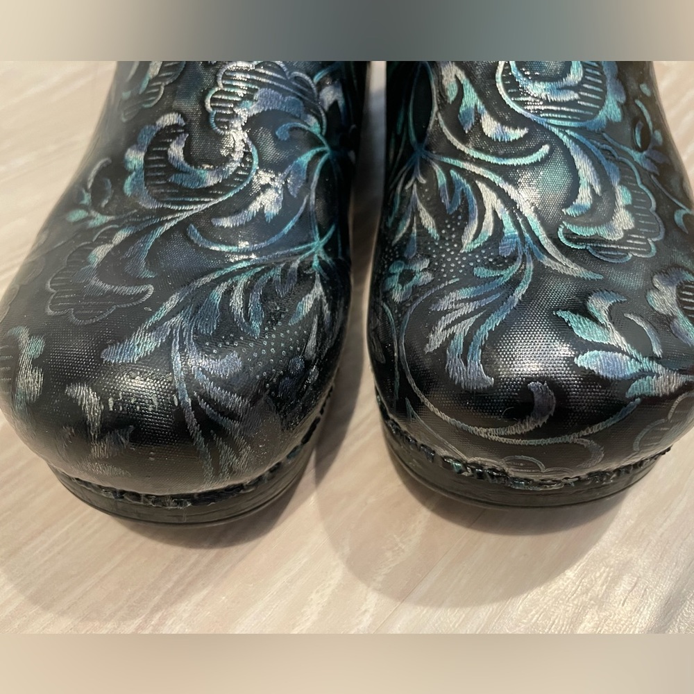 EUC Dansko Professional, Size 40 - Picture 2 of 5